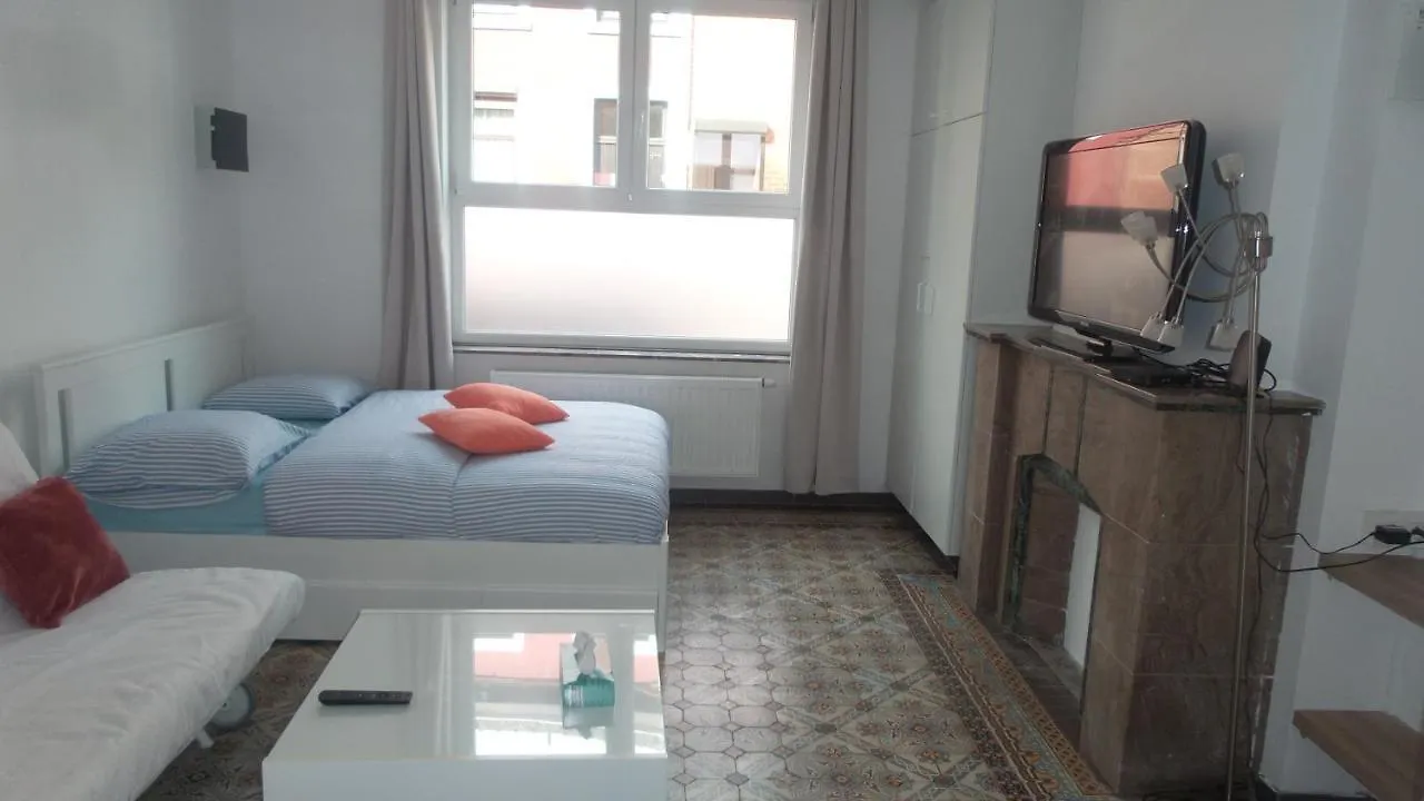 Maison Lydie - Meuble De Vacances 3 Etoiles Charleroi